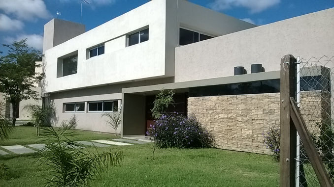 Vivienda Unifamiliar Bº Jardín Inglés Valle Escondido Córdoba proyecto arquitectónico